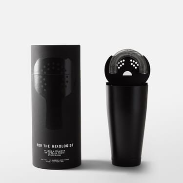Cocktail shaker in matte black & stainless steel from SWedish Tonic